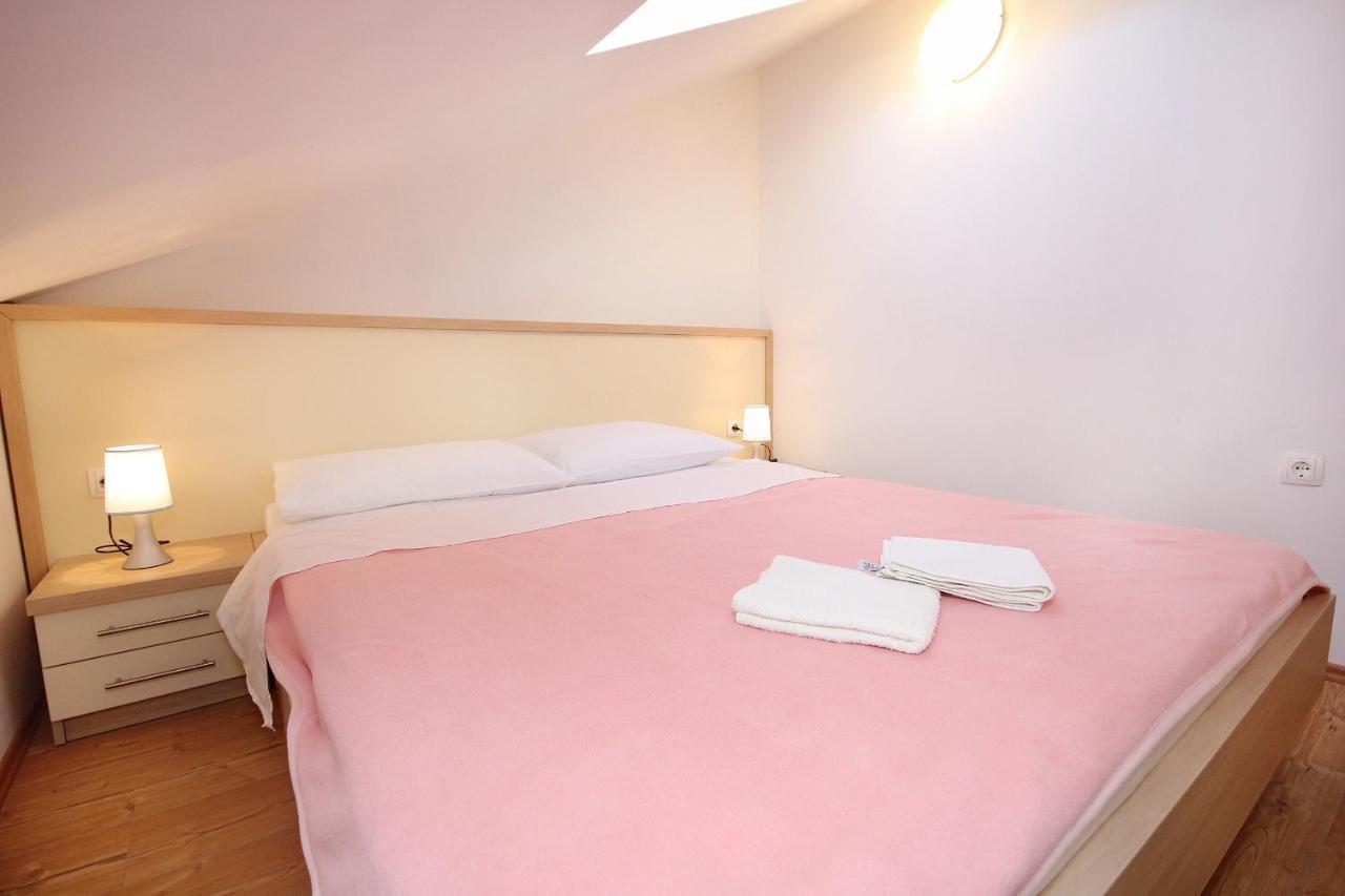 Apartments By The Sea Vlasici, Pag - 9324 Extérieur photo